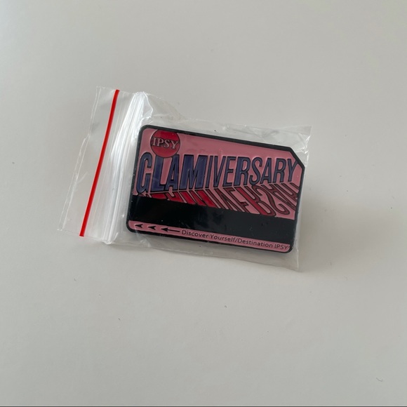 ipsy Accessories - Ipsy Glamiversary Pin